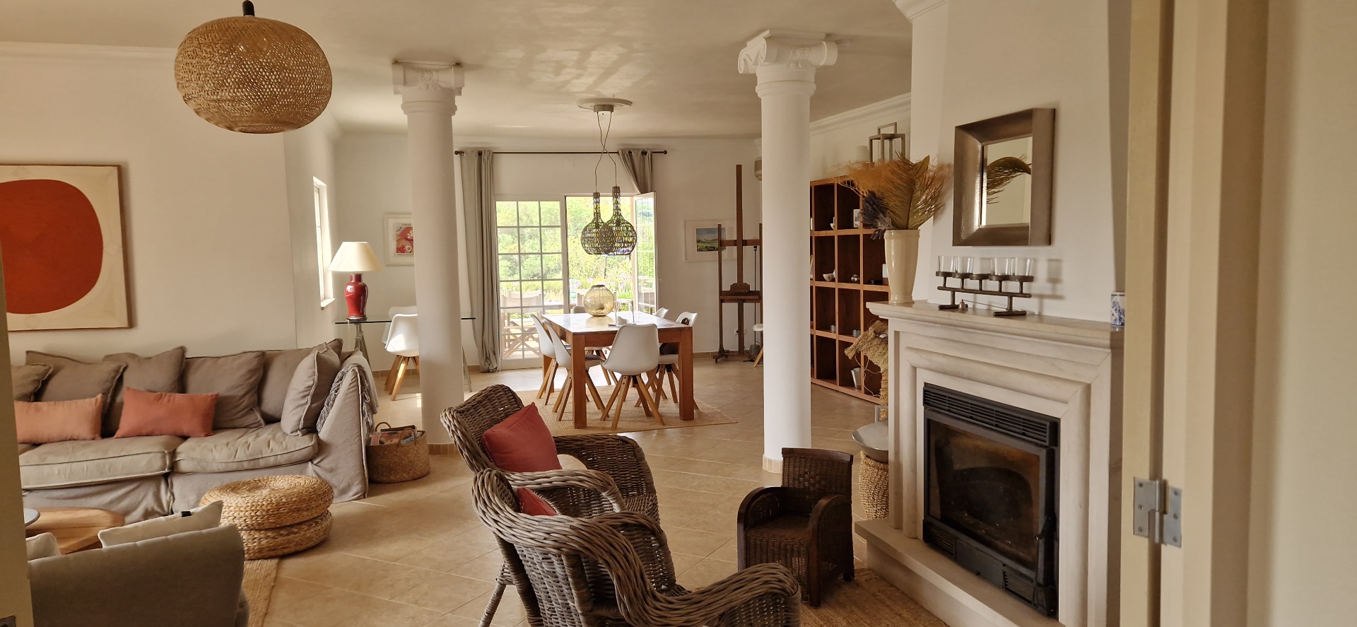 Living and dining room at Casa Amani, Algarve